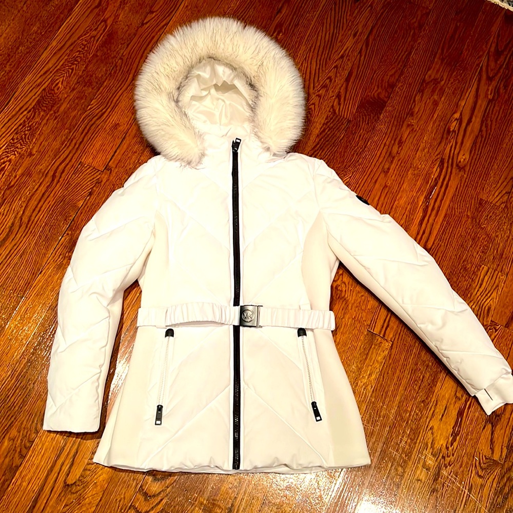 Michael Kors Coat - size M . New without tags